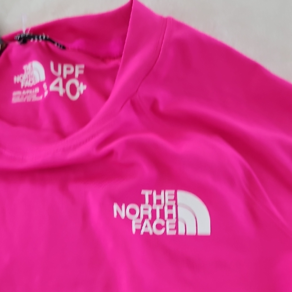 The North Face Vibrant Pink Long Sleeve Sun Tee - Picture 11 of 14